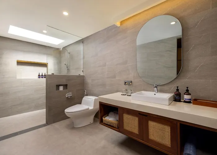 Tonys & - Bali 4*